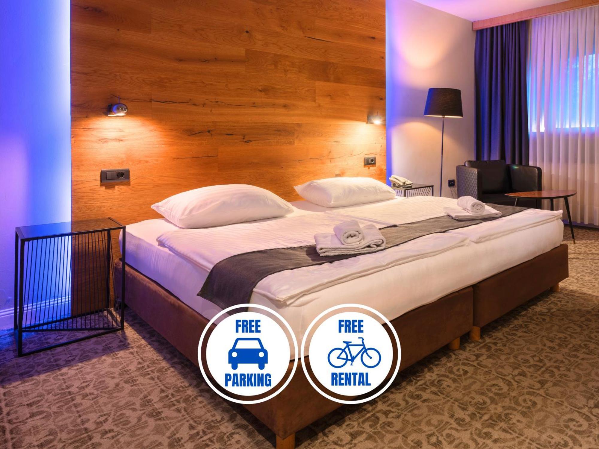 Hotel &