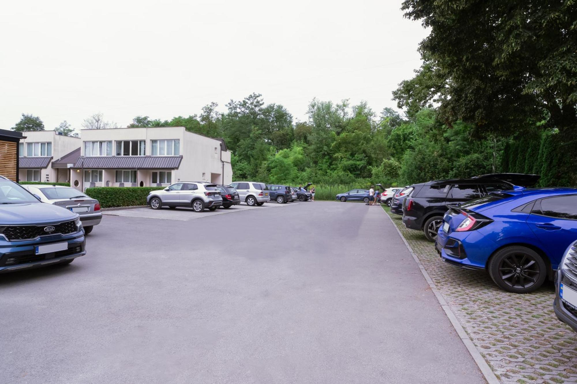 & Hotel 3*