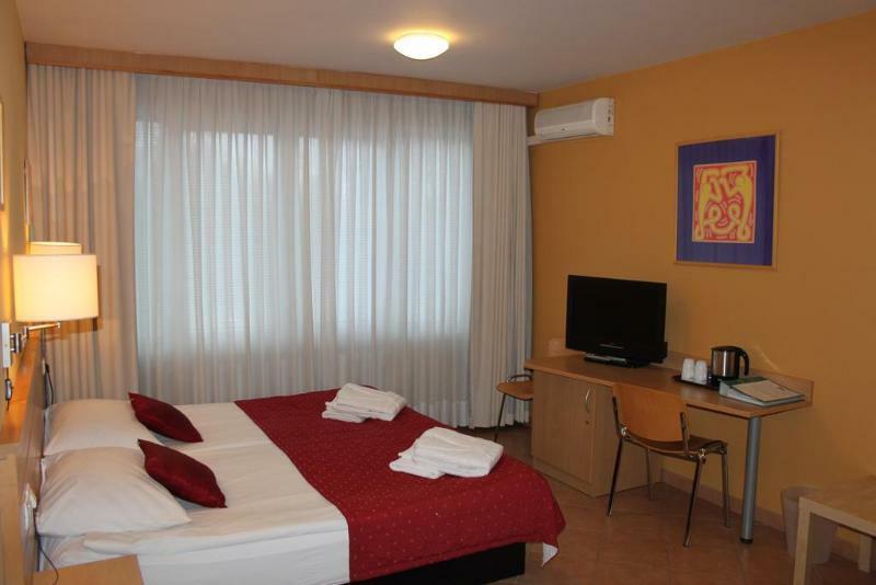 Hotel & 3*
