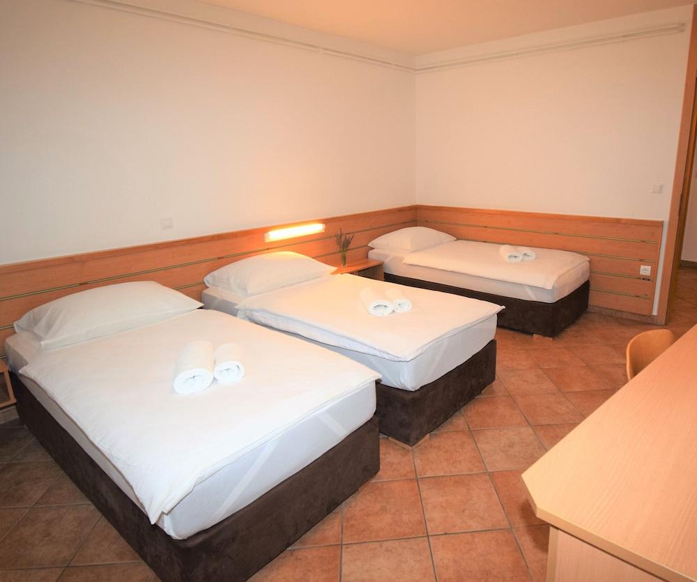 & Hotel 3*