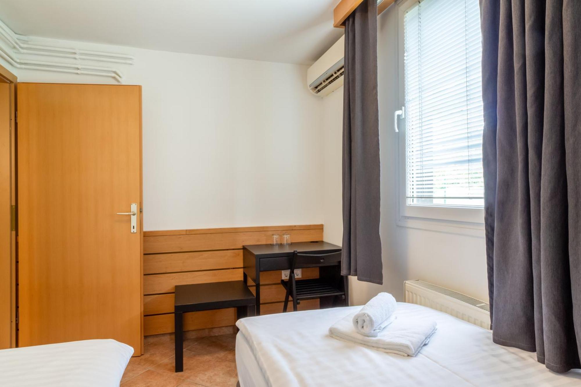 Hotel &